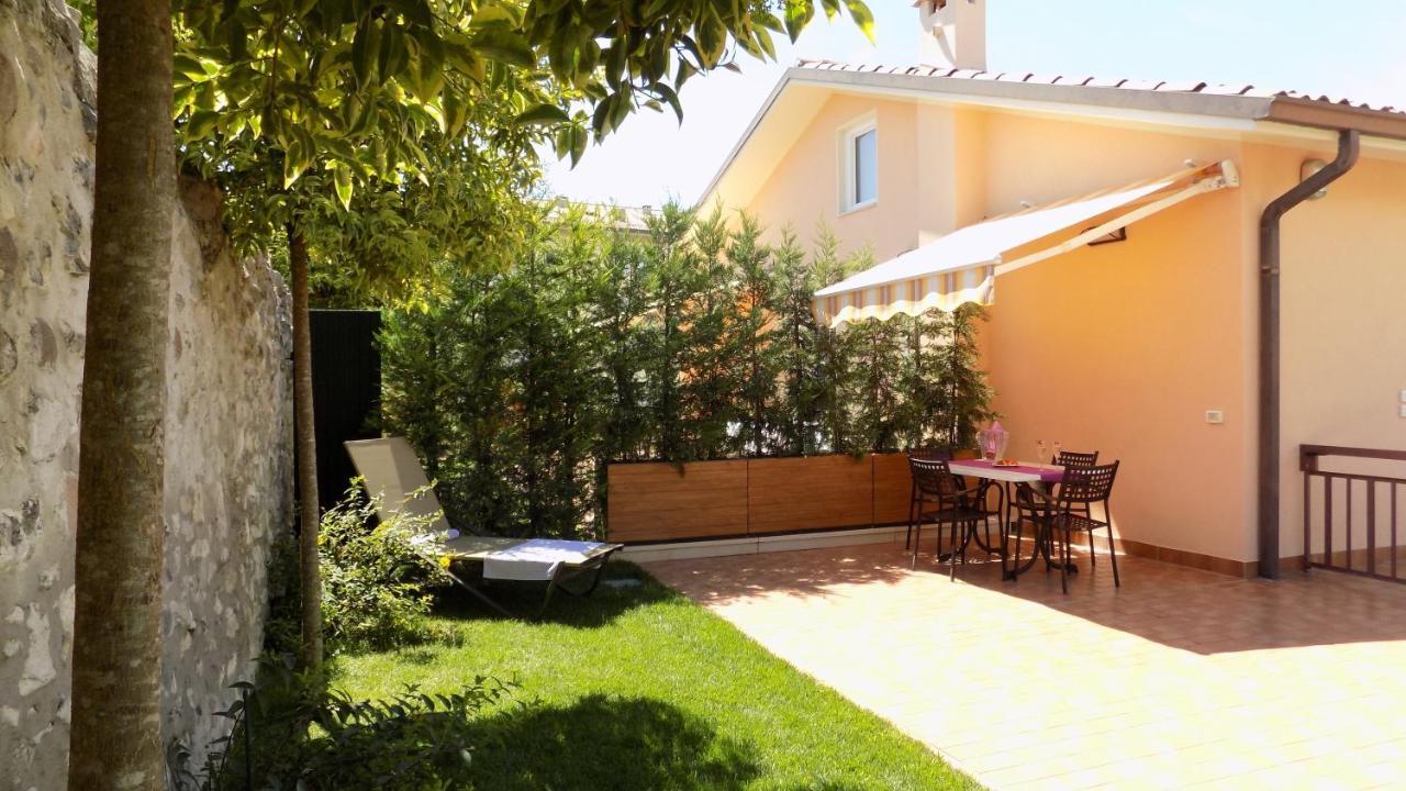 Millyholidays - Apartment Lilla - Center - Nearby Beach - Private Garden - Spa Pool Bardolino Exterior photo