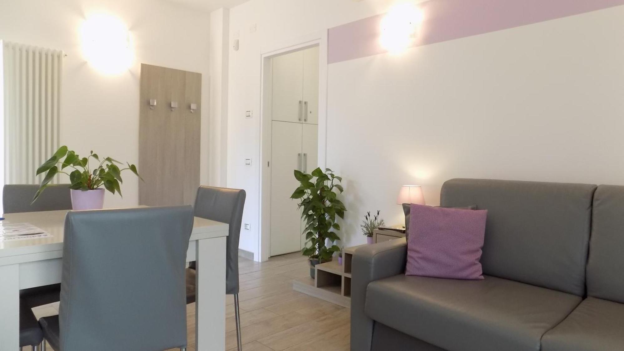 Millyholidays - Apartment Lilla - Center - Nearby Beach - Private Garden - Spa Pool Bardolino Exterior photo